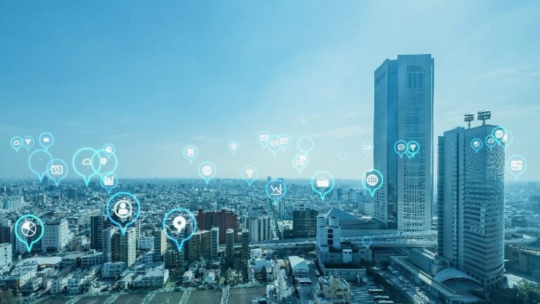 Privacy and cyber attacks: risks in IoT devices

