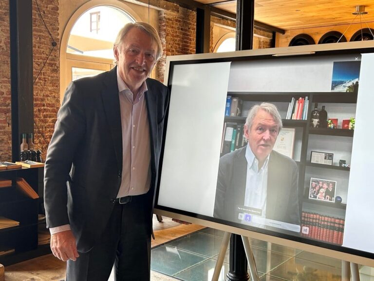 25.03.2025 Oscar Pierre, presidente de aggity y su avatar