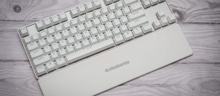 Test SteelSeries Apex Pro Gen 3 TKL. Czy białe znaczy szybsze?