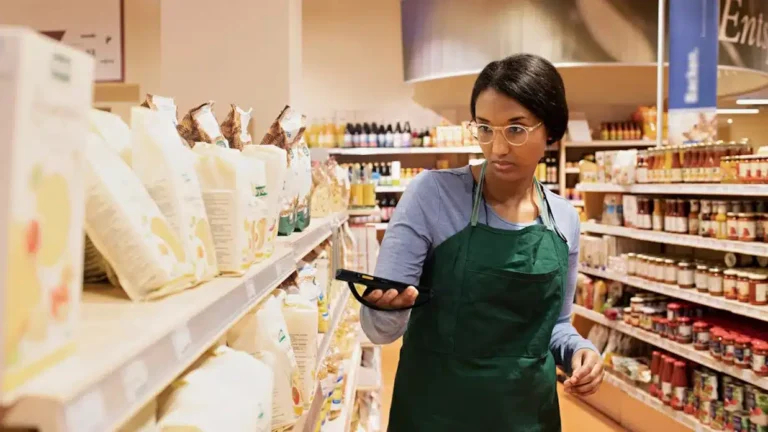 Retailer turns to automation and AI
