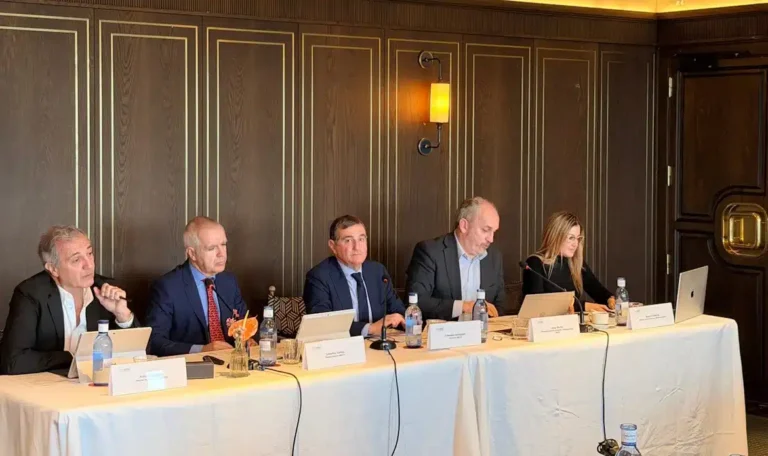 The new AMETIC Digital Agenda includes more than 200 measures
