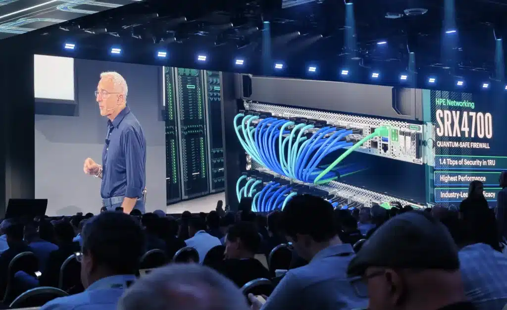 “The design of AI architecture begins with the network,” highlights Antonio Neri, CEO of HPE 2