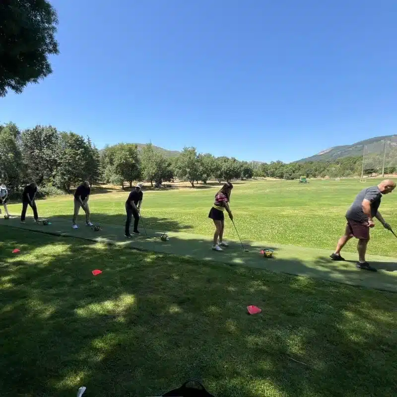 The tournament also had a clinic for those who dared to take their first steps in the world of golf.