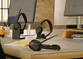 Jabra presents three new Evolve3 professional headphones