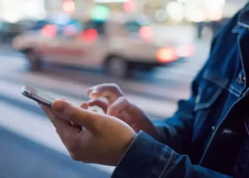 4 operators bid for mobile satellite services