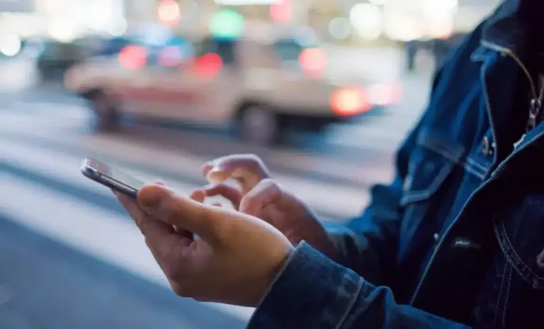 4 operators bid for mobile satellite services
